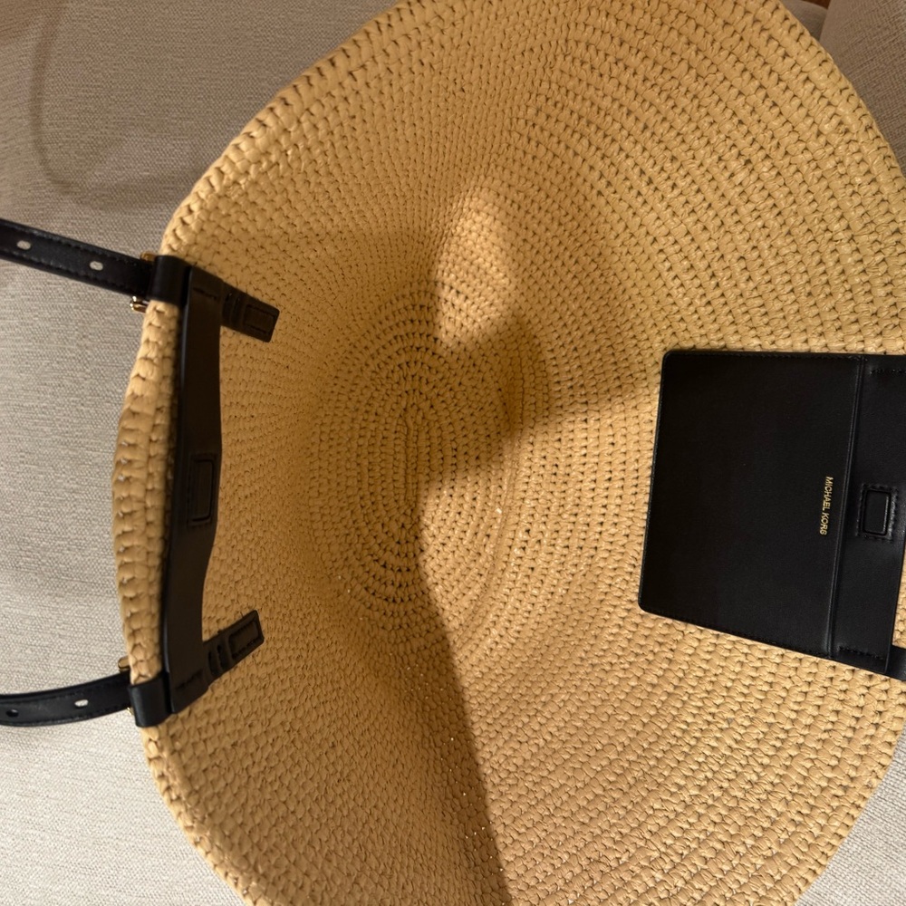 Michael Kors Isa Raffia Tote Large - Picture 12 of 14